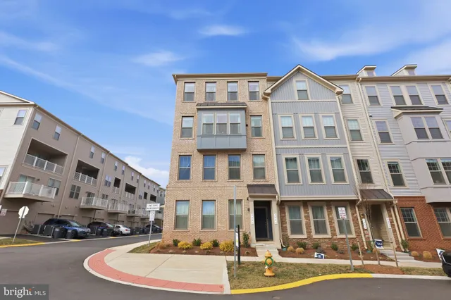 $535,000 | 201 Park Central Terrace, Manassas Park, VA 20111
