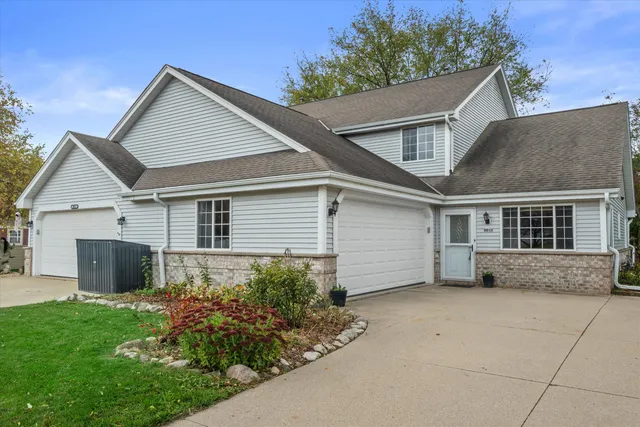$330,000 | 6813 Diane Drive, Newburg, WI 53090