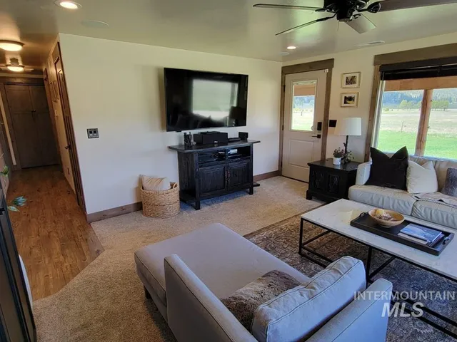 $3,199,900 | 31-33 Bacon Creek Road, Cascade, ID 83611