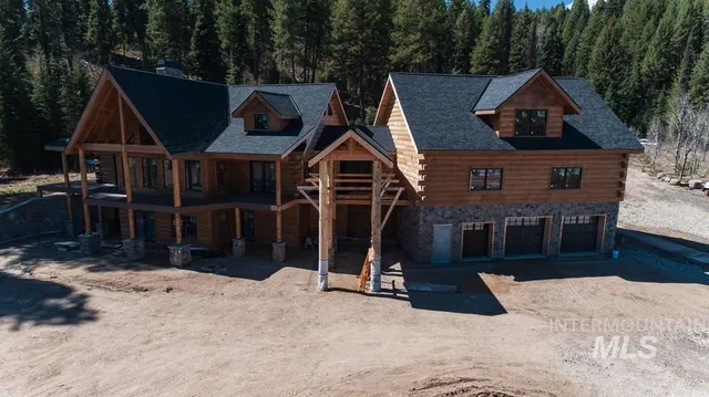 $3,199,900 | 31-33 Bacon Creek Road, Cascade, ID 83611