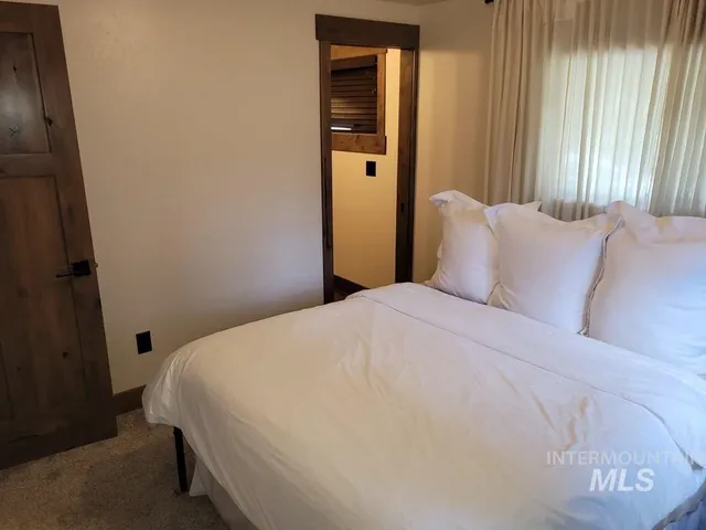 $3,199,900 | 31-33 Bacon Creek Road, Cascade, ID 83611