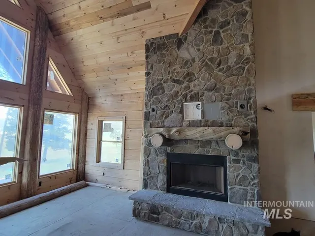 $3,199,900 | 31-33 Bacon Creek Road, Cascade, ID 83611