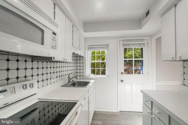 $2,800 | 2836 South Abingdon Street, Arlington, VA 22206