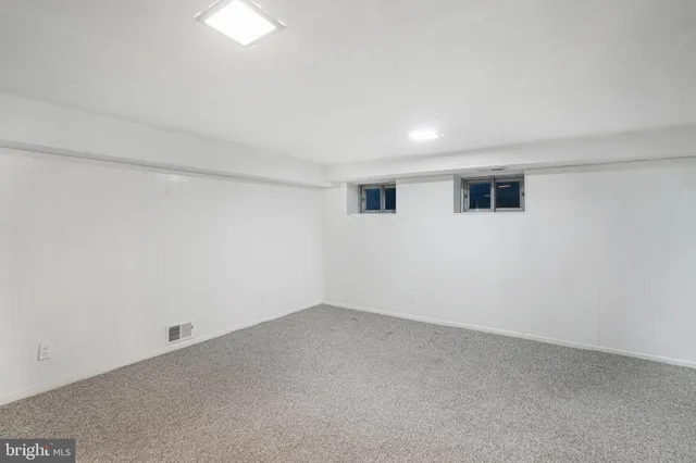 $2,800 | 2836 South Abingdon Street, Arlington, VA 22206