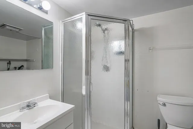 $2,800 | 2836 South Abingdon Street, Arlington, VA 22206