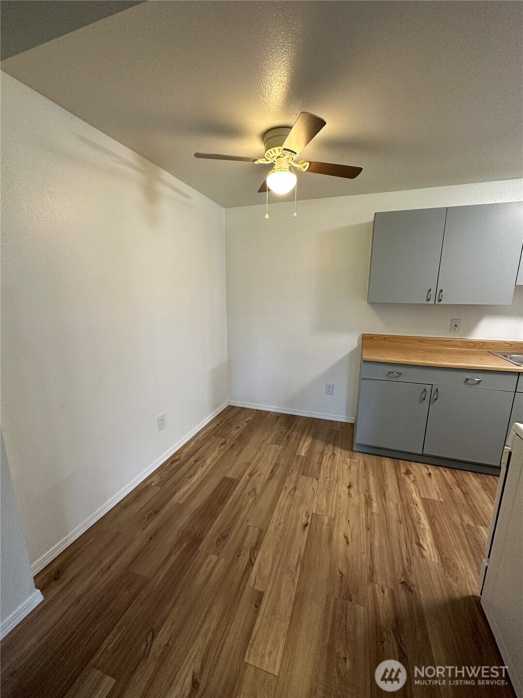 609 Shattuck Avenue South, Unit 7 Renton, WA 98057 - Photo 4 of 18