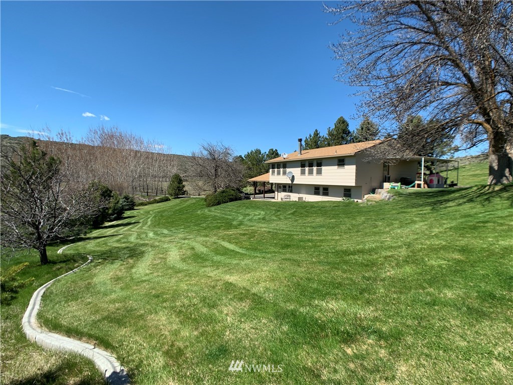 17109 Johnson Road Northwest Ephrata, WA 98823 - Photo 3 of 21 Gallery Image 3