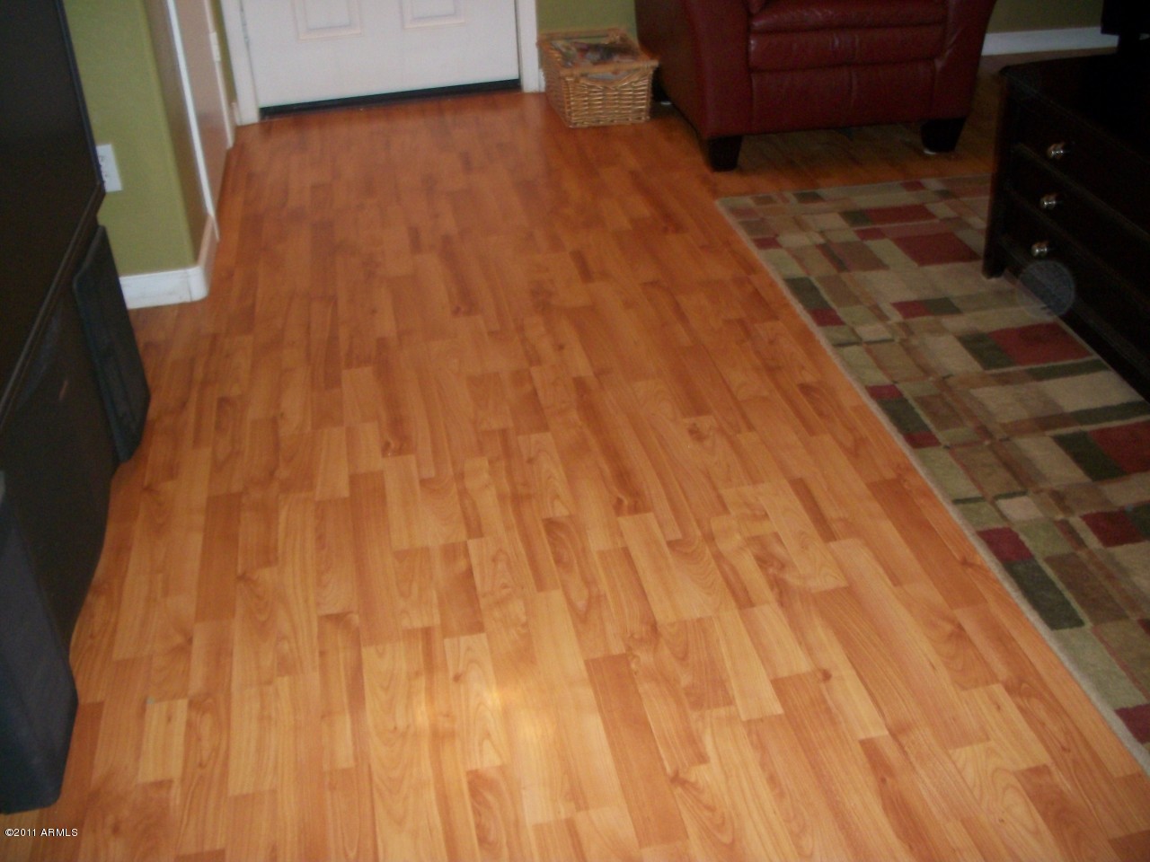 2414 West Apollo Road Phoenix, AZ 85041 - Photo 3 of 8 Beautiful laminate flooring!