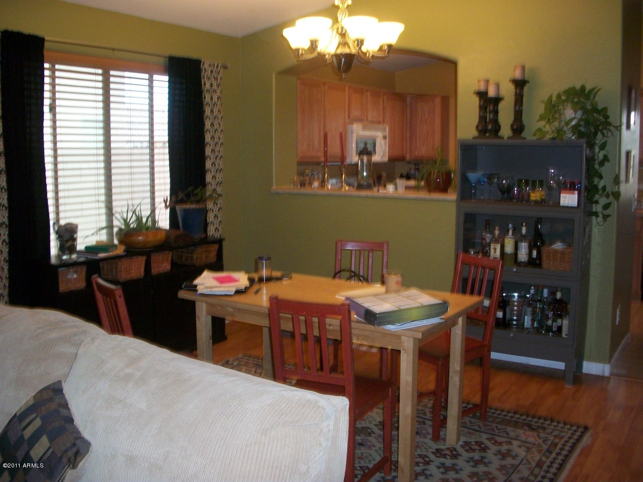 2414 West Apollo Road Phoenix, AZ 85041 - Photo 5 of 8 Beautiful dining room!
