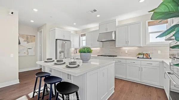 $1,399,990 | 920 Chinon, Irvine, CA 92618