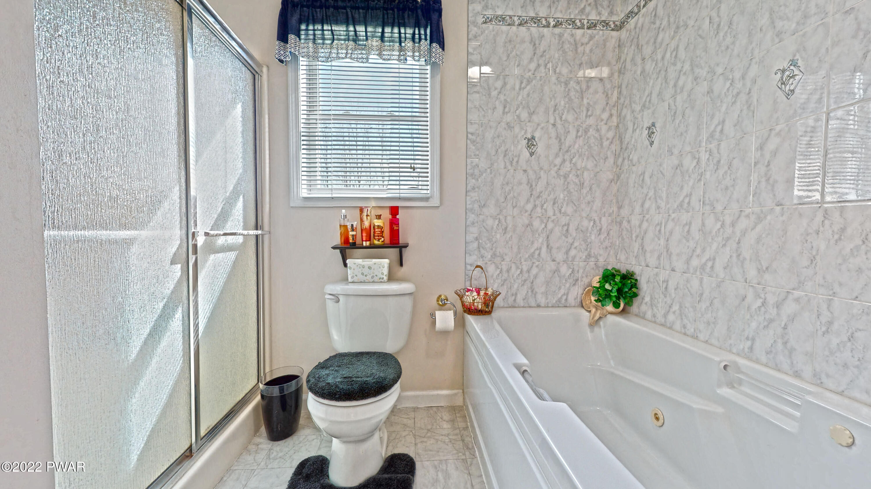 80 Boulder Road Lake Ariel, PA 18436 - Photo 26 of 59 a bathroom with a sink a toilet and a bathtub