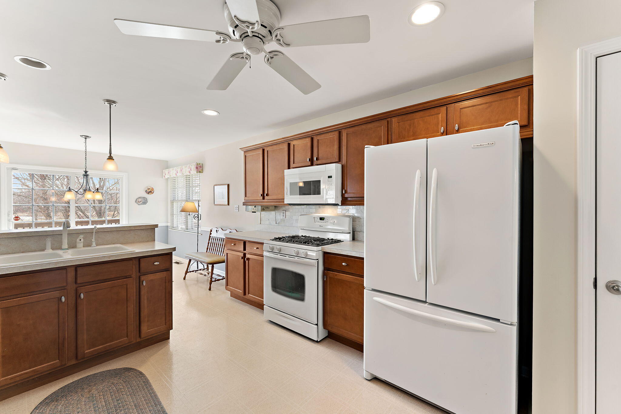 10877 Mathias Drive St. John, IN 46373 - Photo 9 of 27 2048x1365