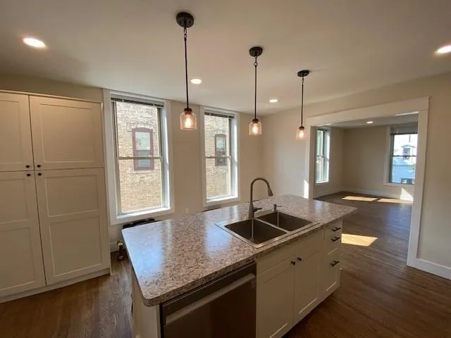 $1,650 | 107 East Main Street, Mount Horeb, WI 53572