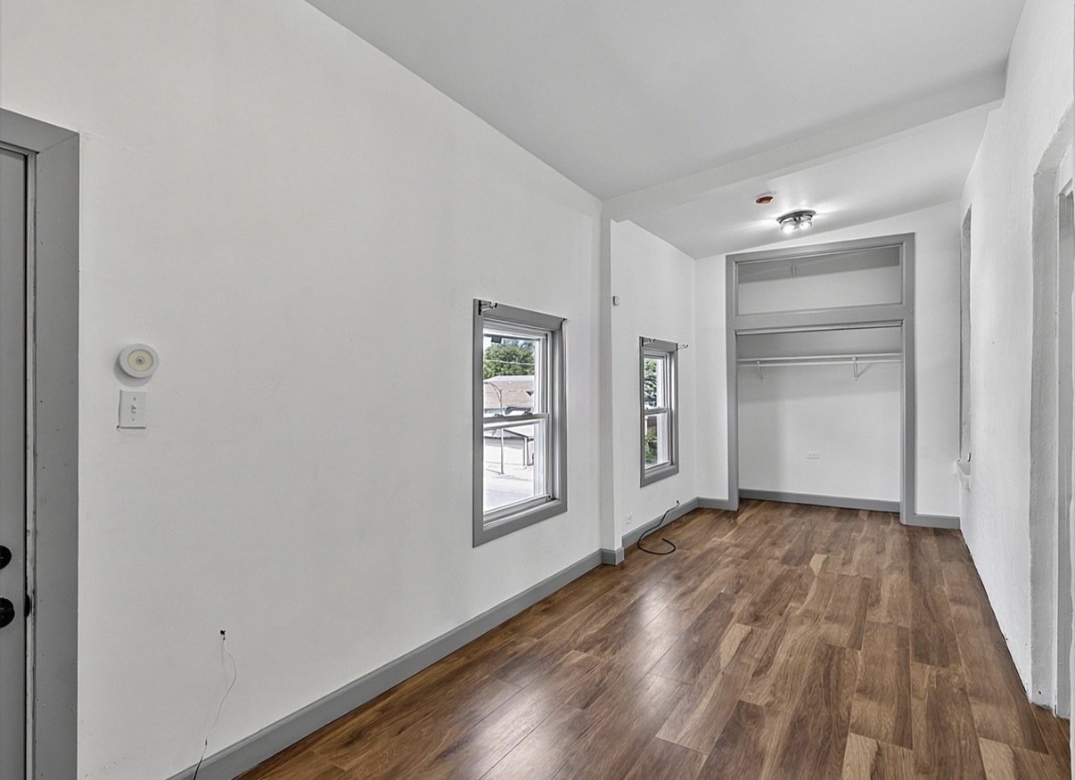 6602 South Marquette Road Chicago, IL 60637 - Photo 13 of 24 a view of an empty room and window