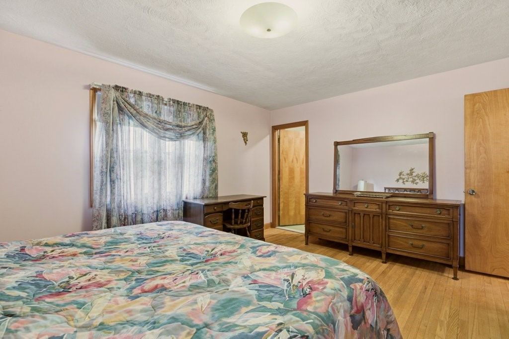 8 Wabasso Terrace Middletown, RI 02842 - Photo 24 of 41 Bedroom
