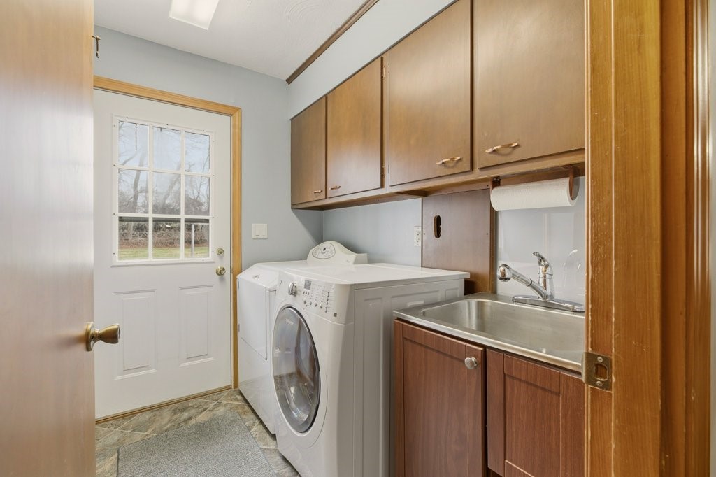 8 Wabasso Terrace Middletown, RI 02842 - Photo 31 of 41 Laundry Room
