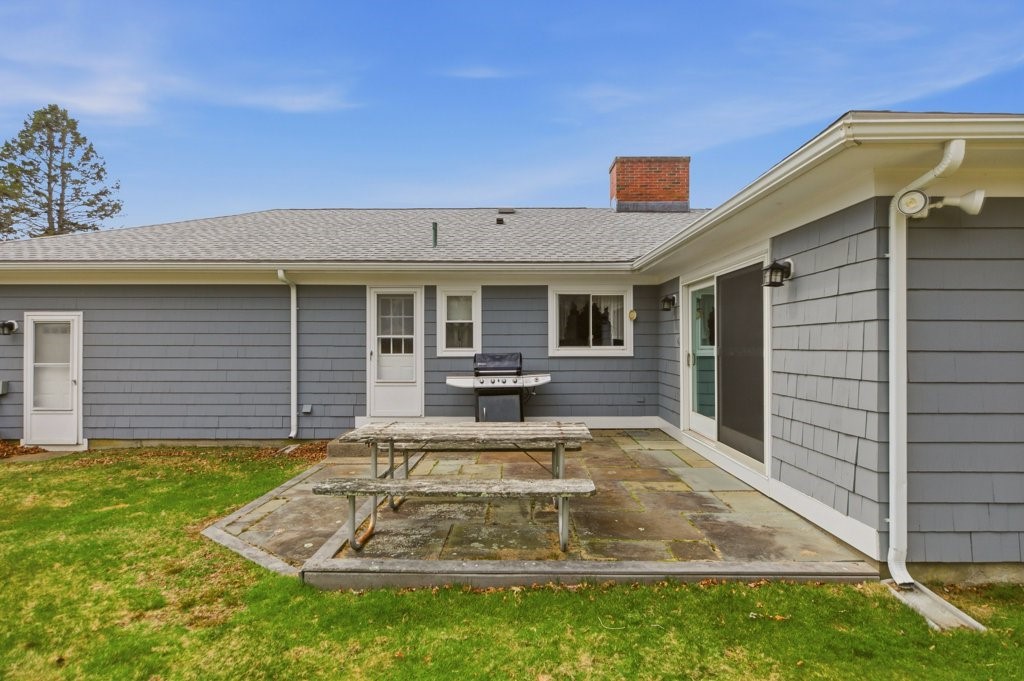 8 Wabasso Terrace Middletown, RI 02842 - Photo 40 of 41 Patio