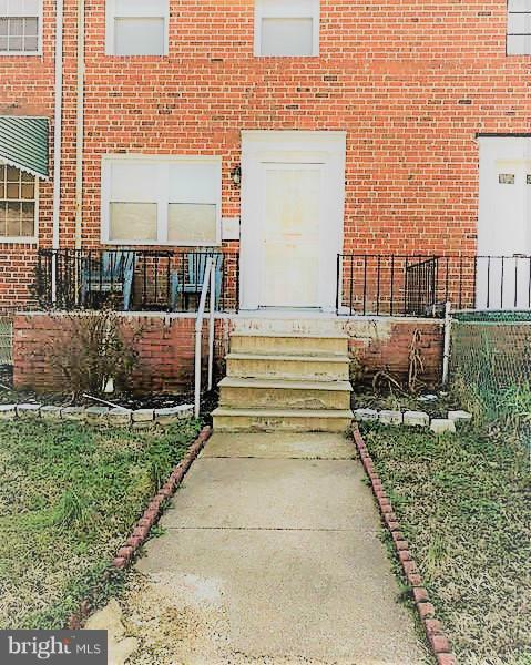 4105 Glenhunt Road Baltimore, MD 21229 - Photo 1 of 30 Exterior (Front)