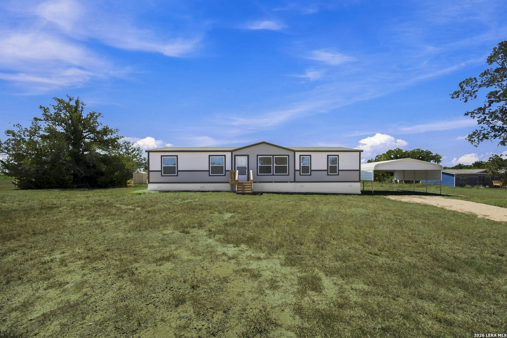 872 Main Loop Road Waelder, TX 78959 - Photo 4 of 30 Gallery Image 4
