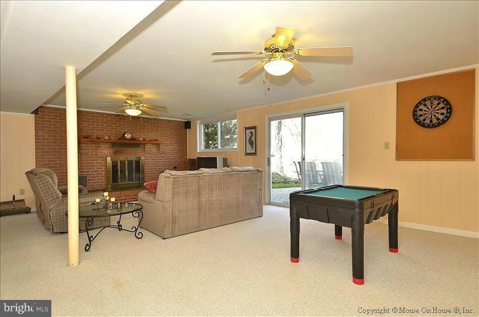 4103 Fogel Lane Silver Spring, MD 20906 - Photo 13 of 28 Family Room