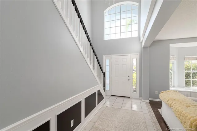 a view of an entryway with bedroom