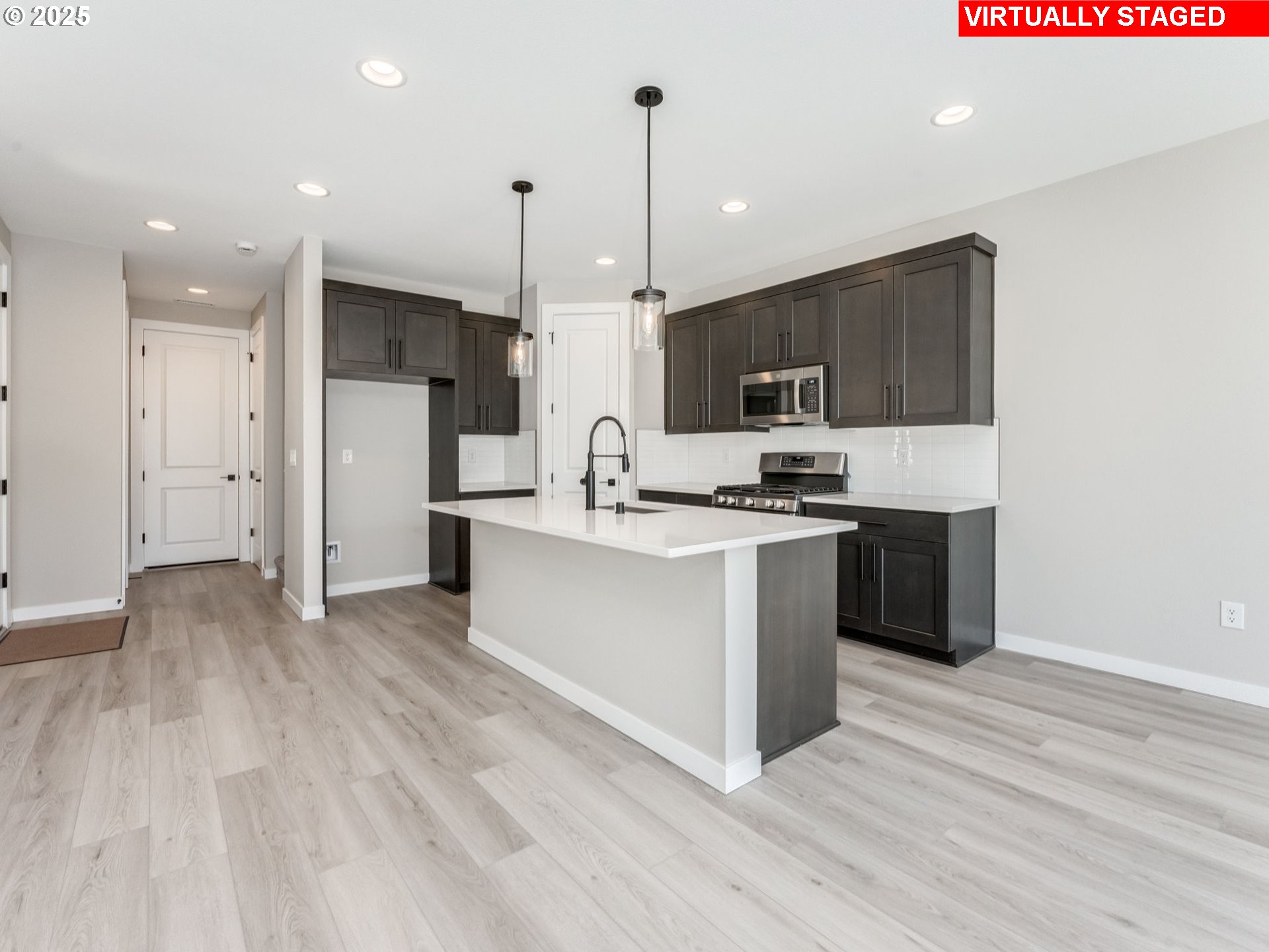 937 Northwest 178th Street Ridgefield, WA 98642 - Photo 5 of 31 Gallery Image 5