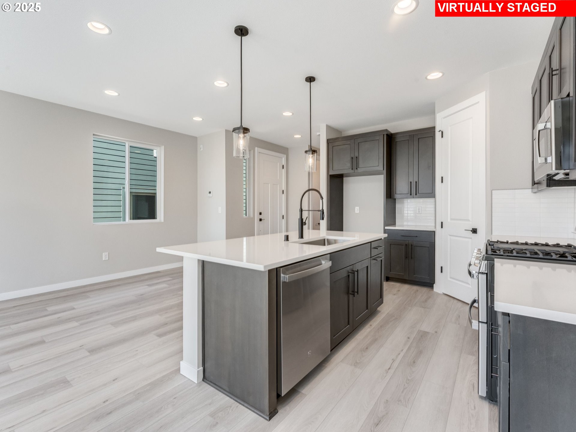 937 Northwest 178th Street Ridgefield, WA 98642 - Photo 7 of 31 Gallery Image 7