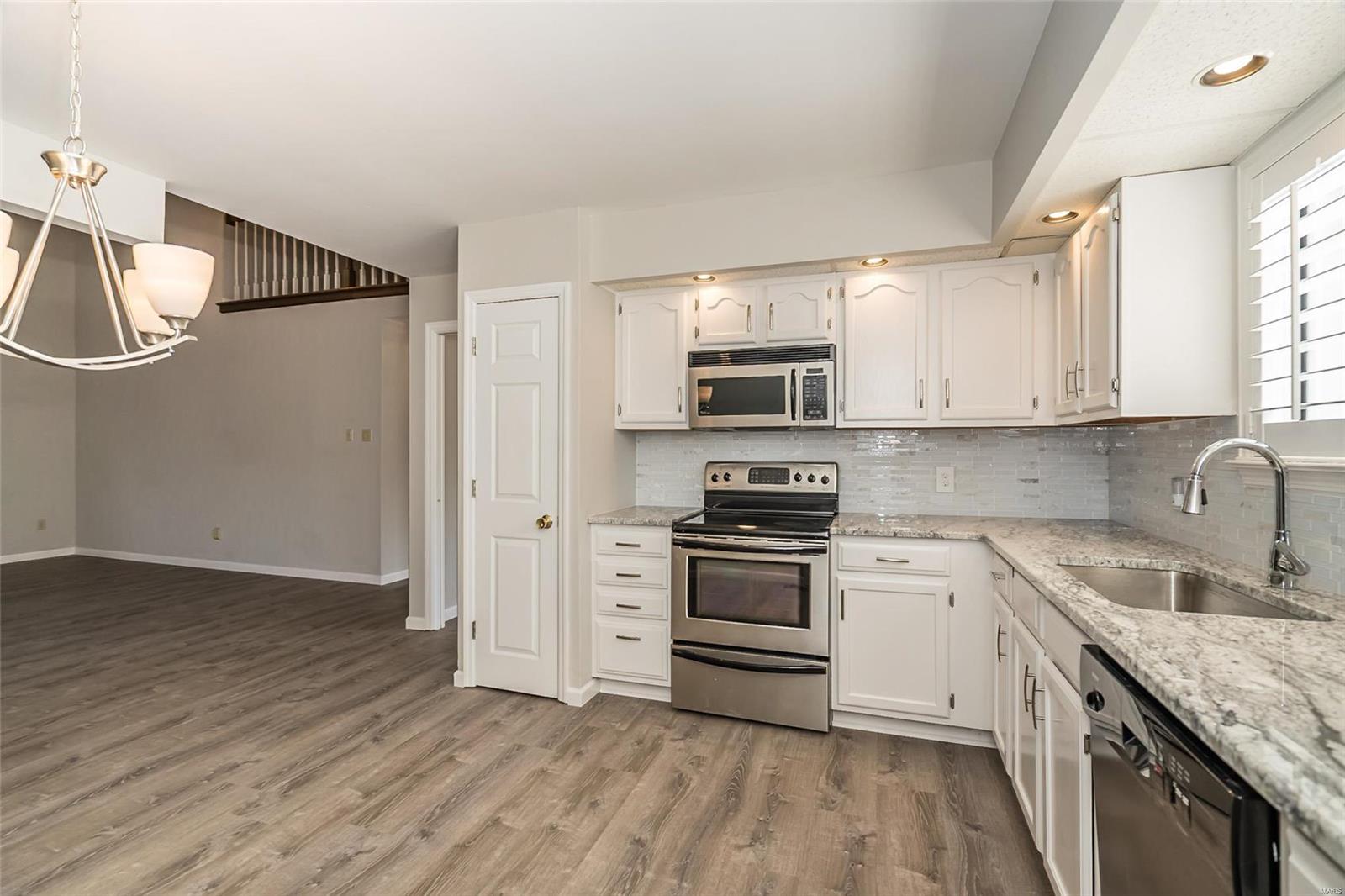 15707 Potter Ridge Drive Chesterfield, MO 63017 - Photo 17 of 42 Gallery Image 17