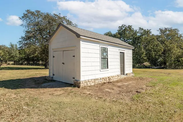 a house view with a outdoor space