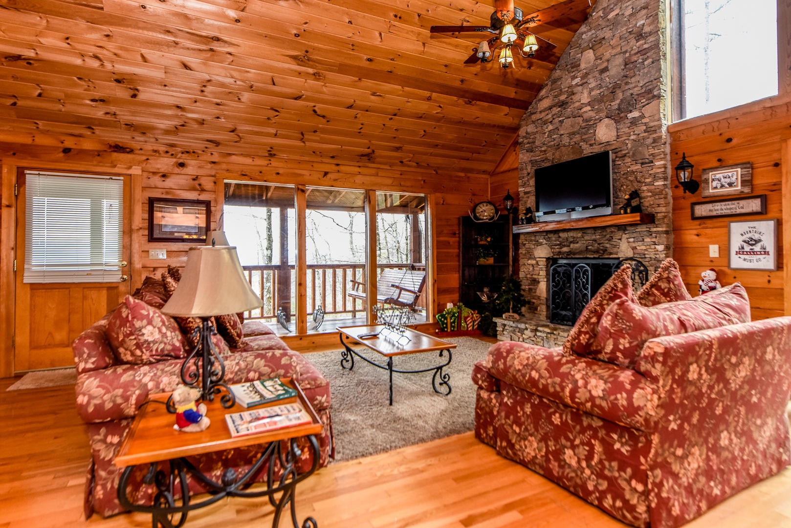 2305 Bluff Mountain Road Sevierville, TN 37876 - Photo 4 of 40 Gallery Image 4