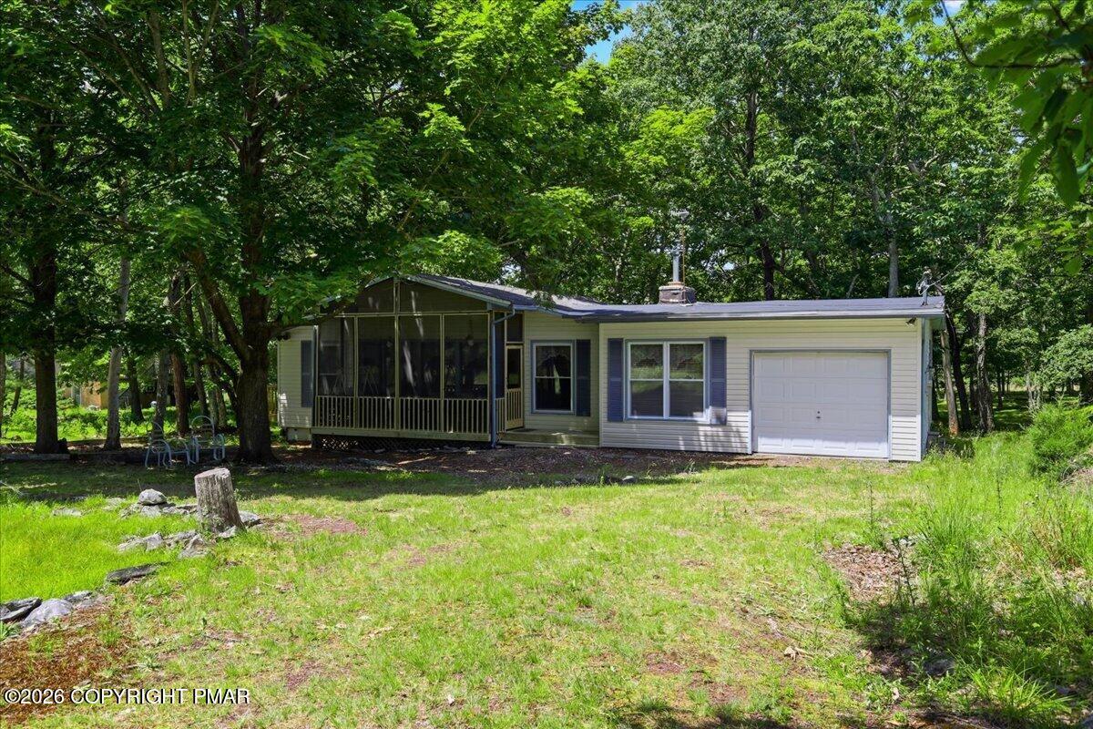 214 Hummingbird Trail Bushkill, PA 18324 - Photo 8 of 34 14-Photo-13