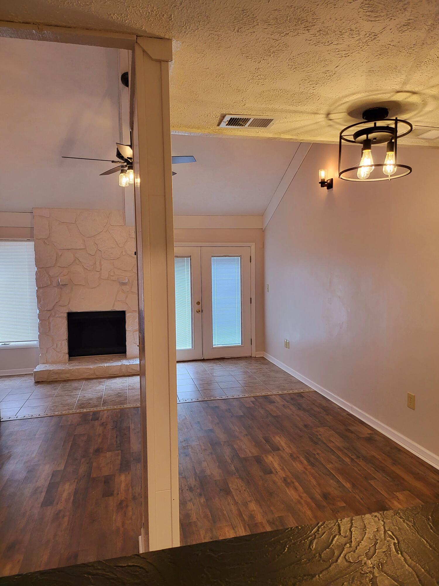 780 Hamilton Road, Unit C4 Blountville, TN 37617 - Photo 11 of 15 hamilton lv rm and din rm