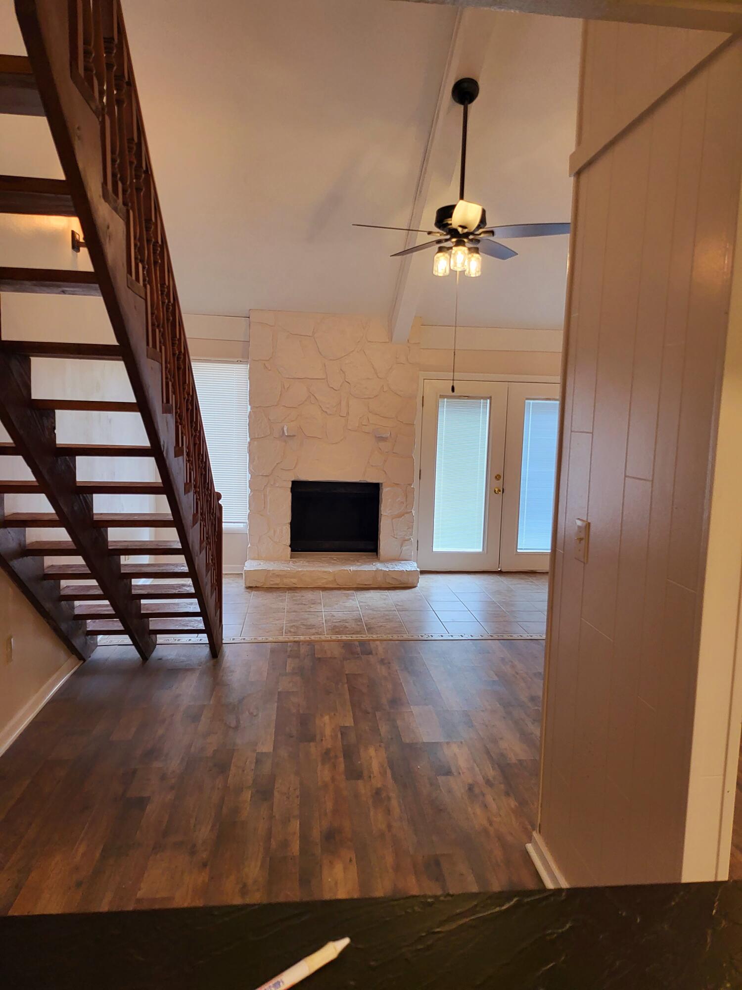 780 Hamilton Road, Unit C4 Blountville, TN 37617 - Photo 10 of 15 hamilton liv rm