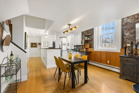 $819,000 | 348 Maplewood Avenue, Unit 4, Portsmouth, NH 03801