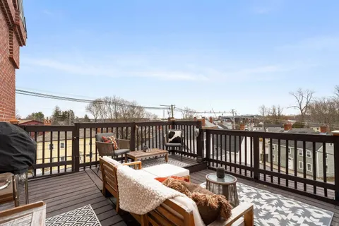 $819,000 | 348 Maplewood Avenue, Unit 4, Portsmouth, NH 03801