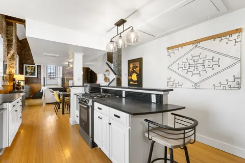 $819,000 | 348 Maplewood Avenue, Unit 4, Portsmouth, NH 03801