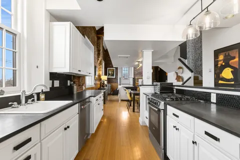$819,000 | 348 Maplewood Avenue, Unit 4, Portsmouth, NH 03801
