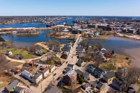 $819,000 | 348 Maplewood Avenue, Unit 4, Portsmouth, NH 03801