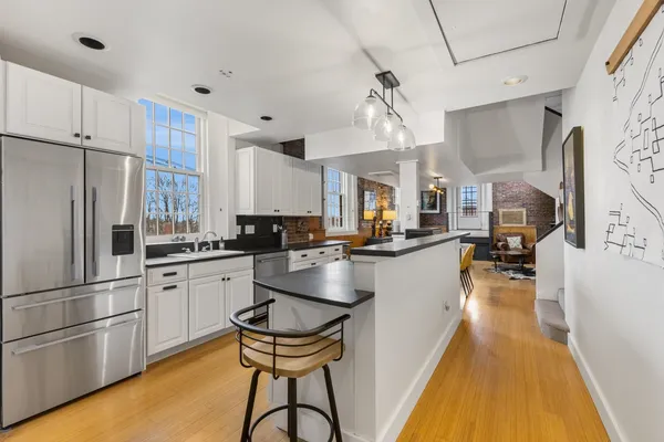 $819,000 | 348 Maplewood Avenue, Unit 4, Portsmouth, NH 03801