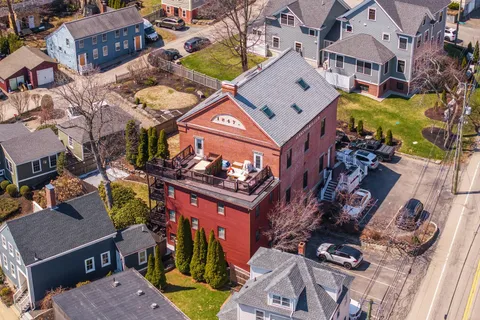 $819,000 | 348 Maplewood Avenue, Unit 4, Portsmouth, NH 03801
