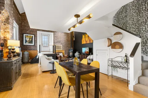 $819,000 | 348 Maplewood Avenue, Unit 4, Portsmouth, NH 03801