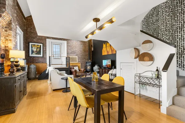 $819,000 | 348 Maplewood Avenue, Unit 4, Portsmouth, NH 03801