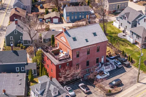$819,000 | 348 Maplewood Avenue, Unit 4, Portsmouth, NH 03801