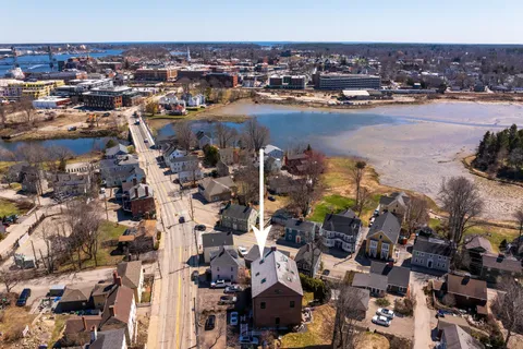 $819,000 | 348 Maplewood Avenue, Unit 4, Portsmouth, NH 03801