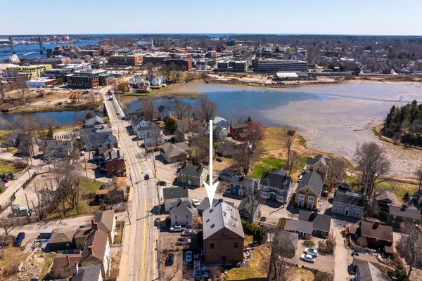 $819,000 | 348 Maplewood Avenue, Unit 4, Portsmouth, NH 03801