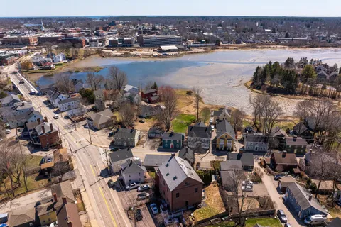 $819,000 | 348 Maplewood Avenue, Unit 4, Portsmouth, NH 03801