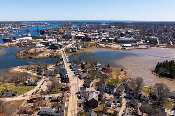 $819,000 | 348 Maplewood Avenue, Unit 4, Portsmouth, NH 03801