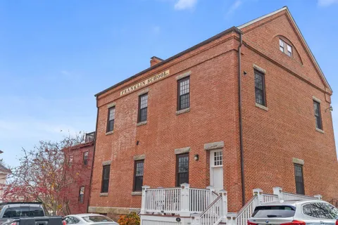 $819,000 | 348 Maplewood Avenue, Unit 4, Portsmouth, NH 03801