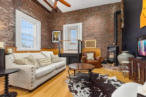 $819,000 | 348 Maplewood Avenue, Unit 4, Portsmouth, NH 03801