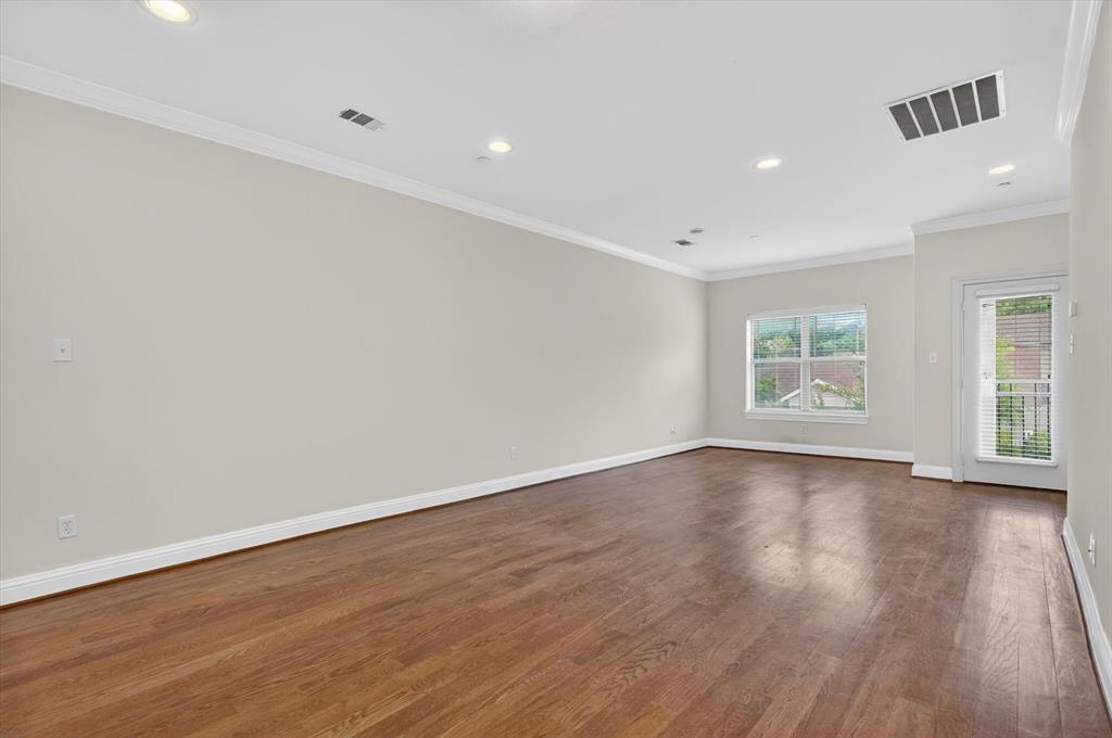 5747 Prospect Avenue, Unit B Dallas, TX 75206 - Photo 8 of 26